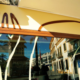 Resultado de imagen de decoracion de bares y cafeterias