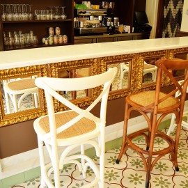 Resultado de imagen de decoracion de cafeterias 