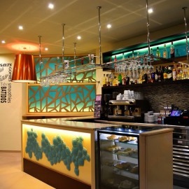 Resultado de imagen de decoracion de cafeterias 